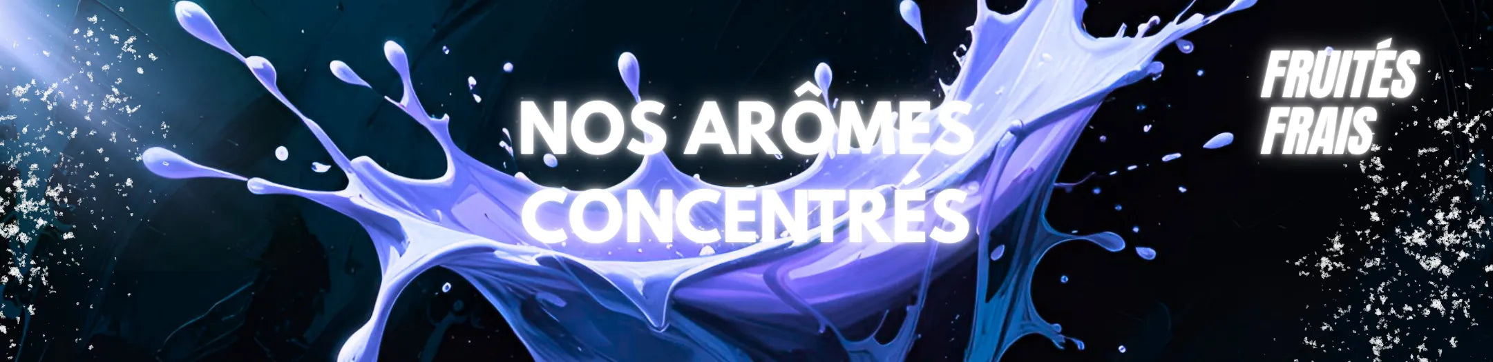Splash bleu-violet d’arôme concentré fruité frais avec éclats de glace, représentant des saveurs fruitées et rafraîchissantes pour e-liquides de cigarette électronique, sur fond sombre et lumineux.