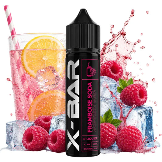 E-liquide X-BAR Framboise Soda 50 ml, saveur framboise pétillante avec limonade, présenté avec des framboises fraîches, un verre de limonade glacée, des glaçons et des éclaboussures sur fond blanc.